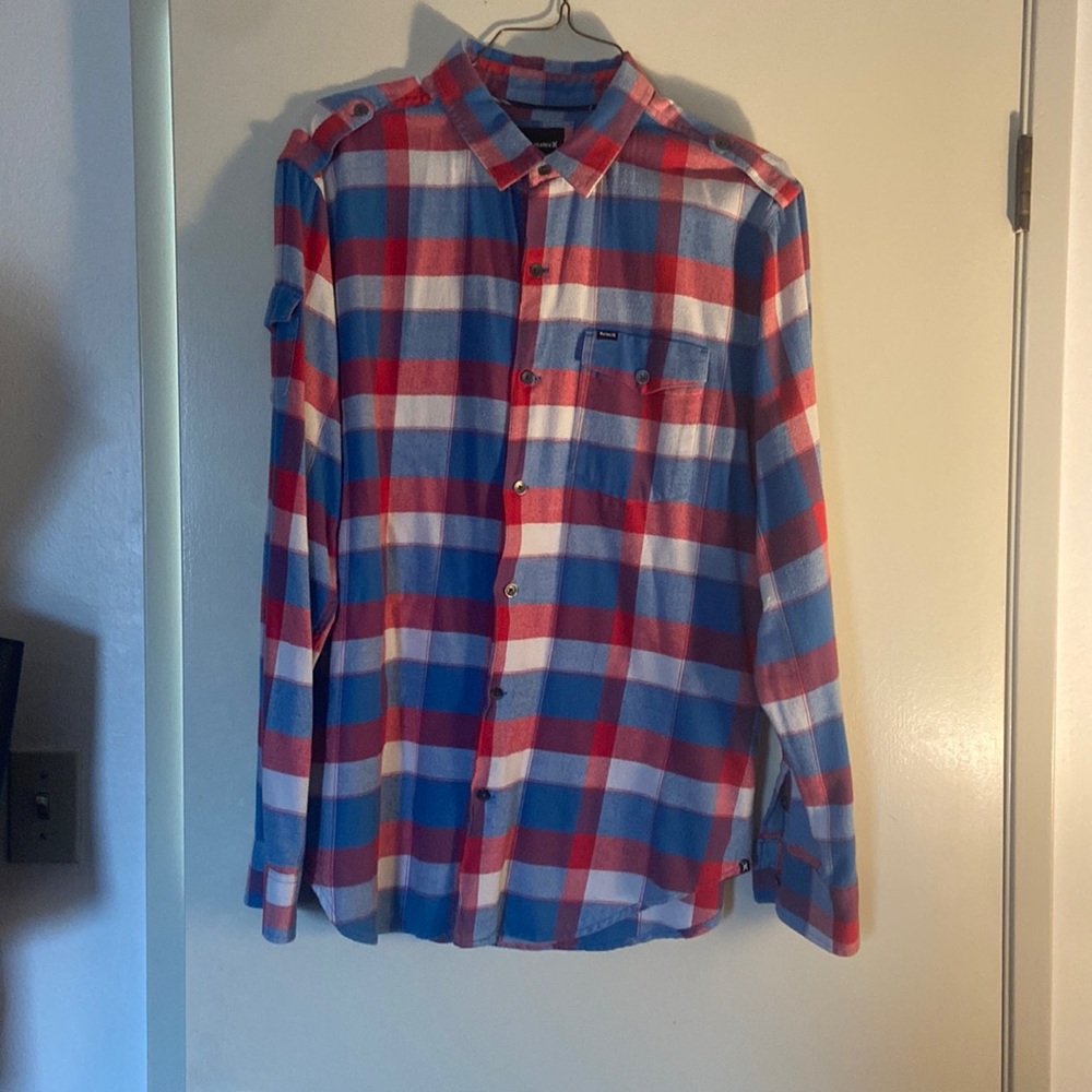 Men’s Hurley Plaid Long Sleeve Button Down Flannel